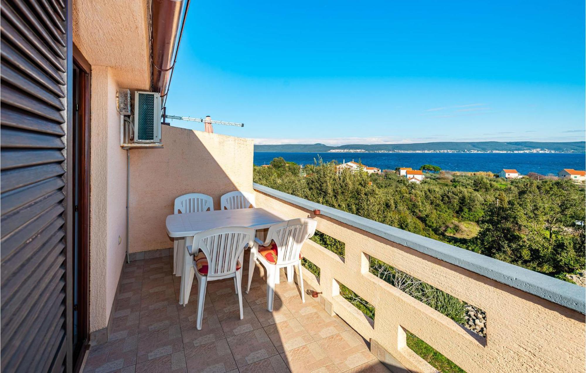 2 Bedroom Amazing Apartment In Neviđane Exterior foto